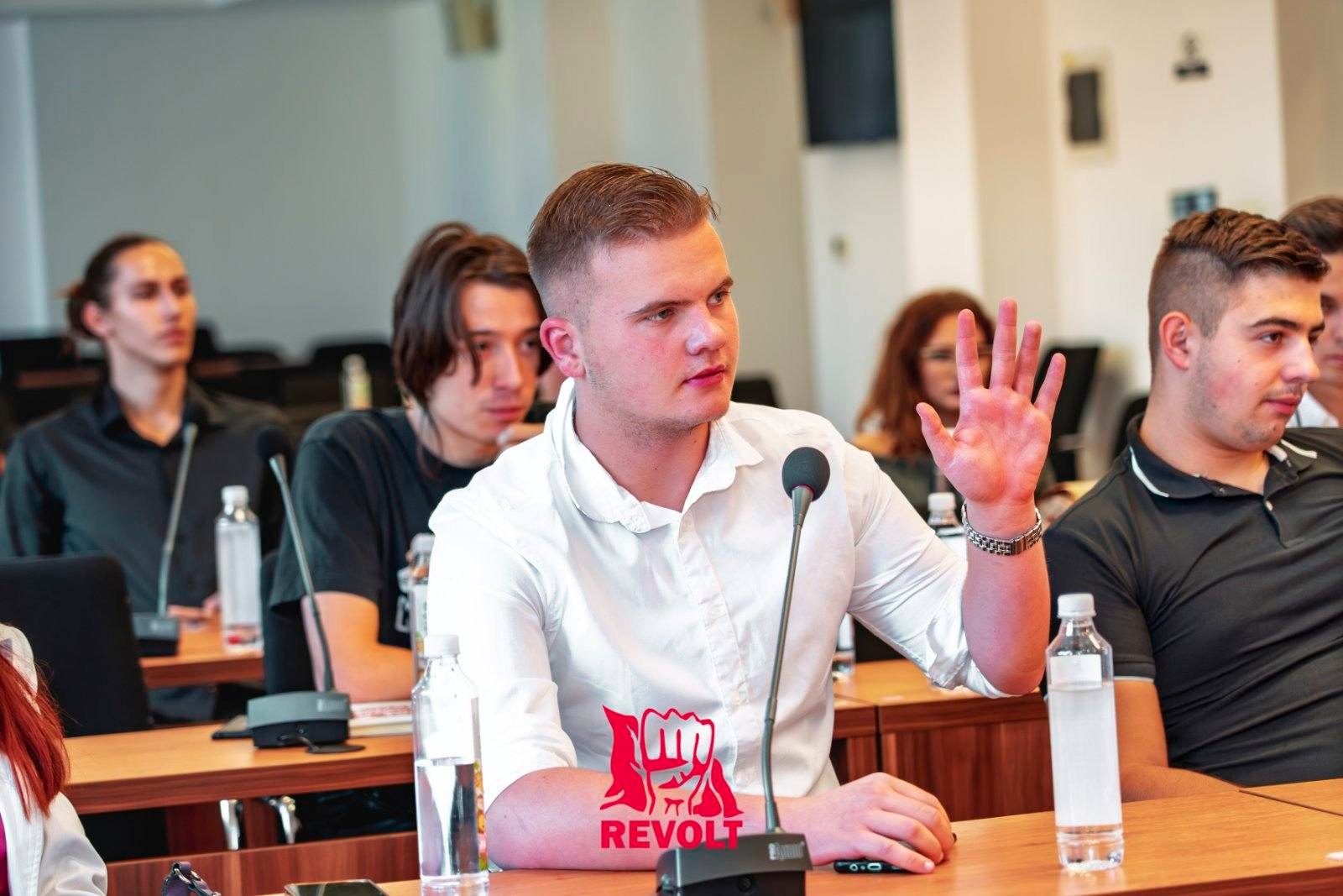 Naš volonter Haris Hasanbegović na Školi političkog aktivizma u Tuzli