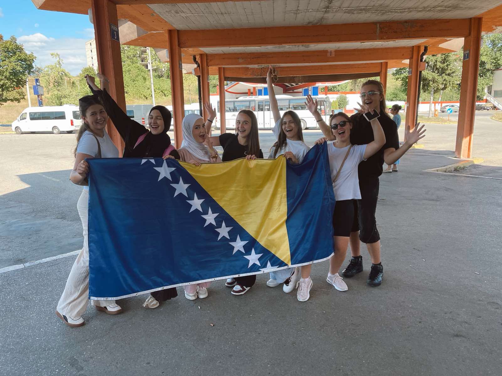 MLADI IZ BUGOJNA NA ERASMUS+ RAZMJENI U SLOVENIJI: „TOUCH GRASS PROJECT“ OKUPIO MLADE IZ TRI ZEMLJE